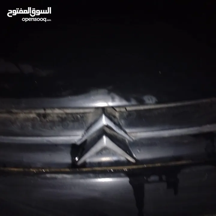 سياره فان برلنجو 2006 سوداء