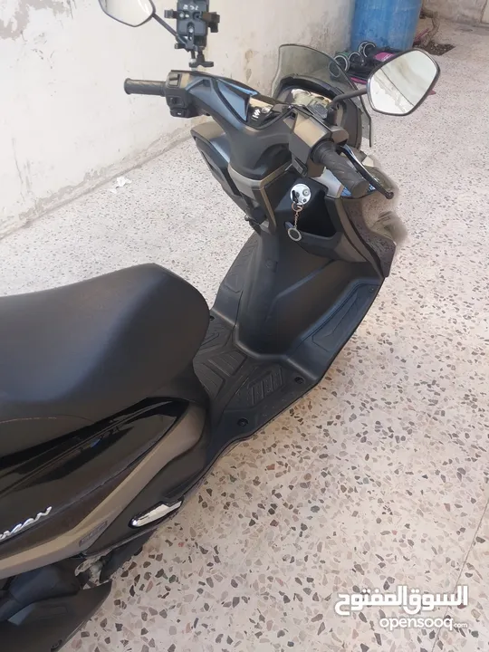 سوزوكي بيرجمان لون اسود