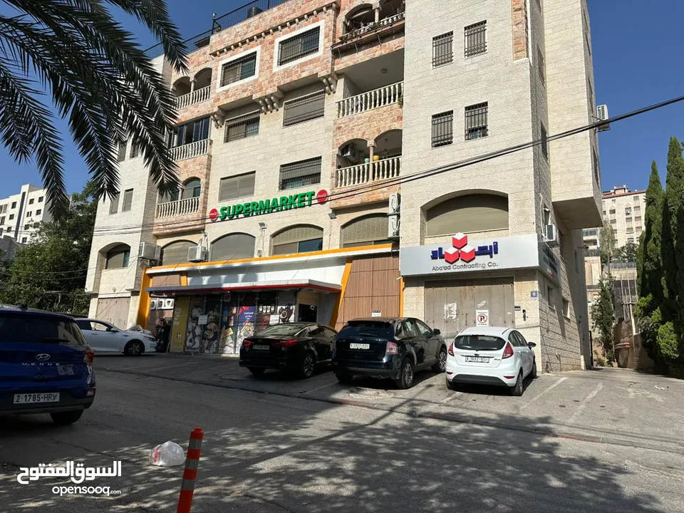 شقة للبيع - عين منجد - وحيدة بطابقها - 170م - بالقرب من سوبرماركت بغداد