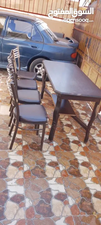 طاولة طعام