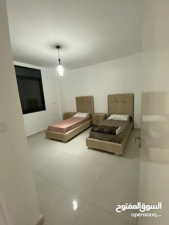 روف مفروش للبيع في الطيرة دوار نبيل عمرو مباشره دون وسيط