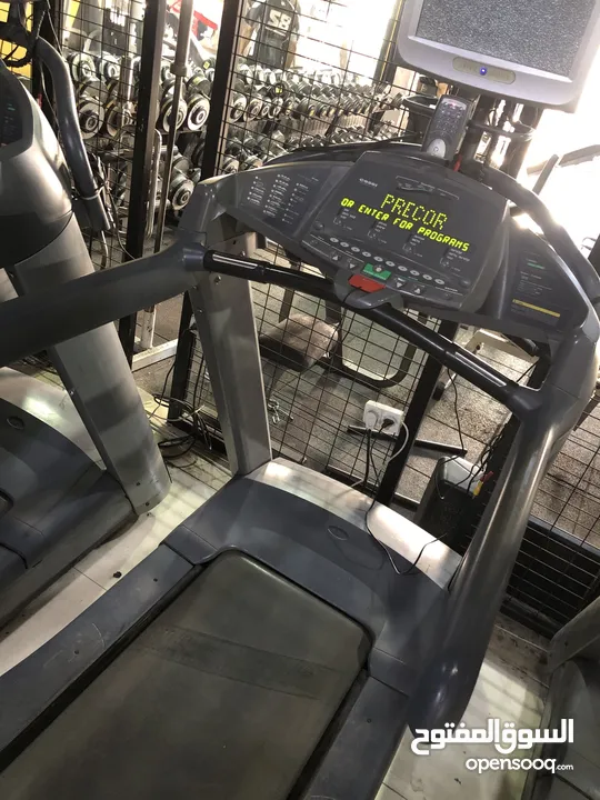 اجهزة لياقه مستعمله بحاله جيده جدًا  ماركة precor الأمريكيه.. جهازين مشي و جهاز اليبتكل