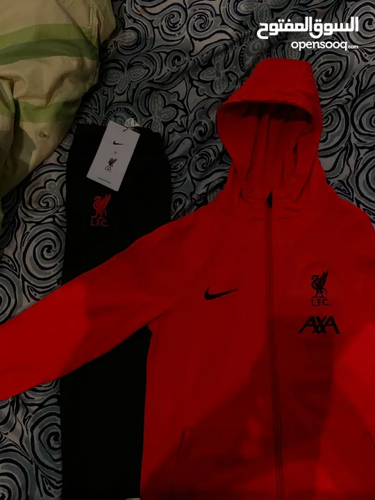LFC Nike Younger Kids Siren Red Strike Tracksuit 22/23 (6-7 Years)