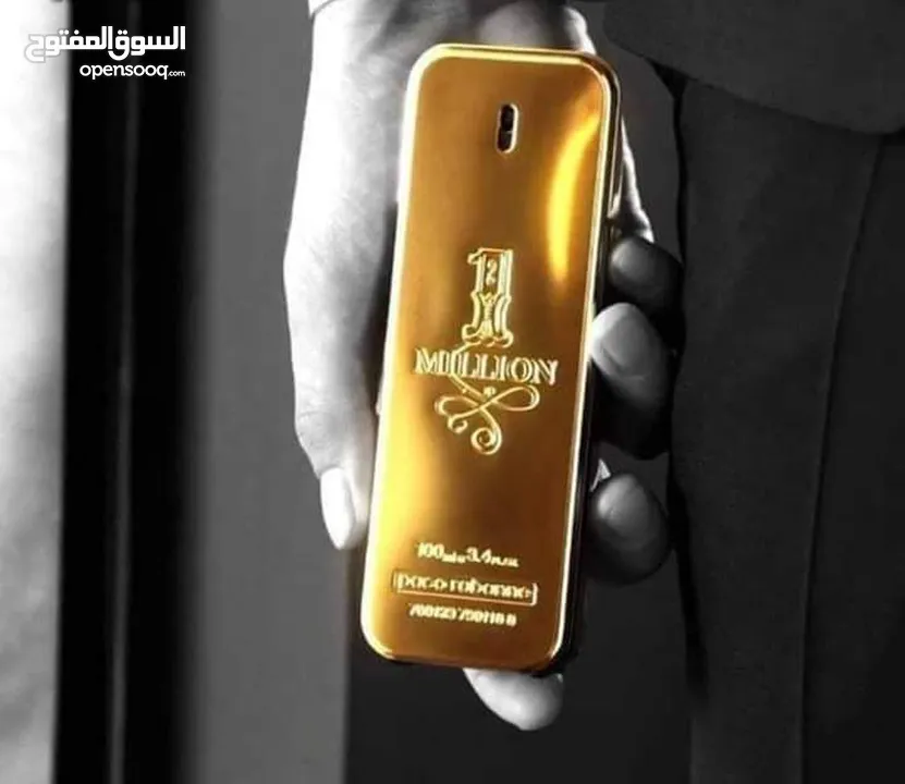 عطر باكو رابان ون مليون يجمع بين الجاذبية والرجولة، برائحة جلدية فاخرة تدوم طويلًا وتمنحك حضورًا