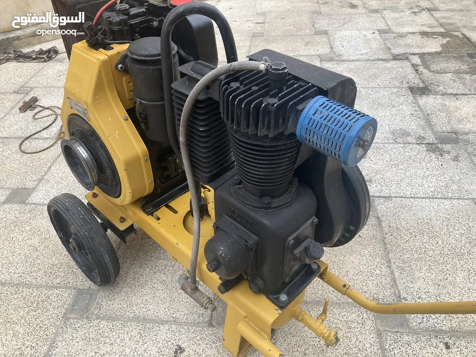 كمبريسر هواء ايطالي تعمل عالديزل