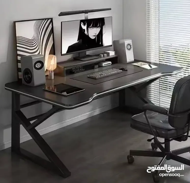 للبيع مكتب جيمنج مع رف للشاشه بسعر يناسب الجميع للطلب عبر رقمي الوتس