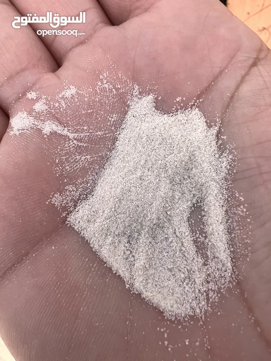 رمل ابيض زجاج نقاوه عاليه Silica sand