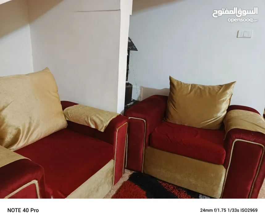 كنب للبيع مع سجاده