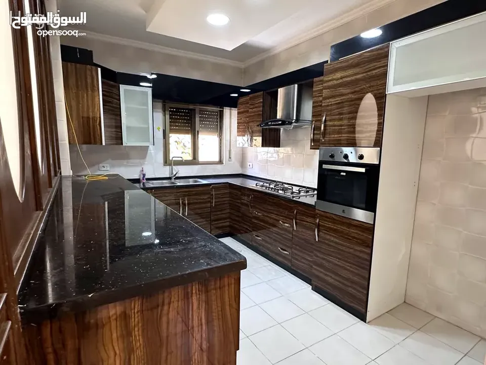 شقة غير مفروشة للايجار في عبدون  ( Property 38138 ) سنوي فقط