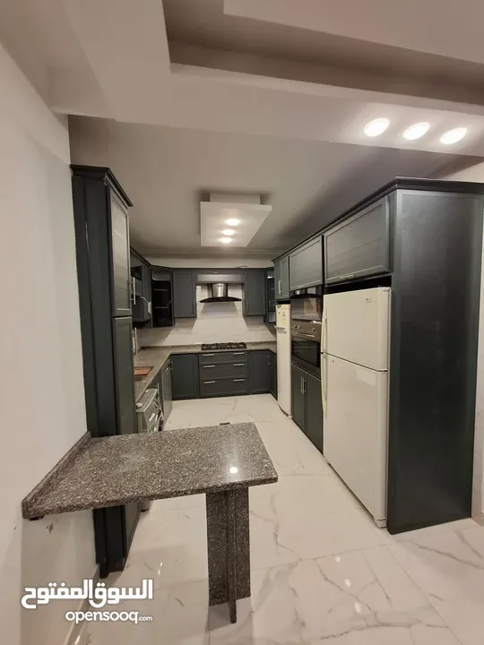 مطابخ بأفضل الاسعار والإكسسوارات الايطاليه والتقسيم الهندسي بأفضل التصاميم والديكورات الحديثة