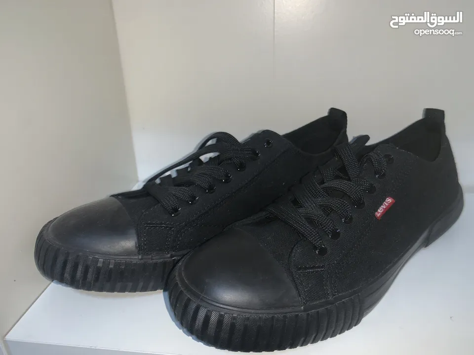حذاء لي فايس (Levi’s) جديد من امريكا لم يُلبس ولا مرة، للبس اليومي او المناسبات غير الرسمية.