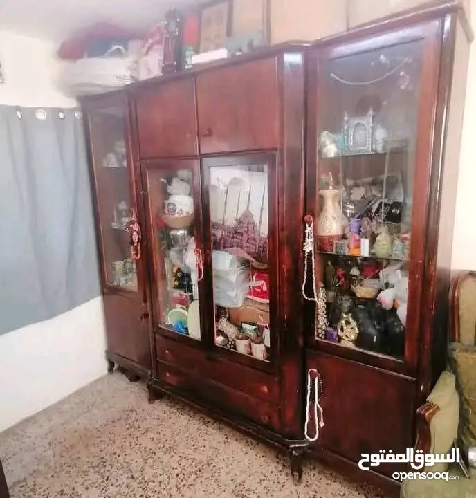 للبيع بوفيه خشب زان ثقيل