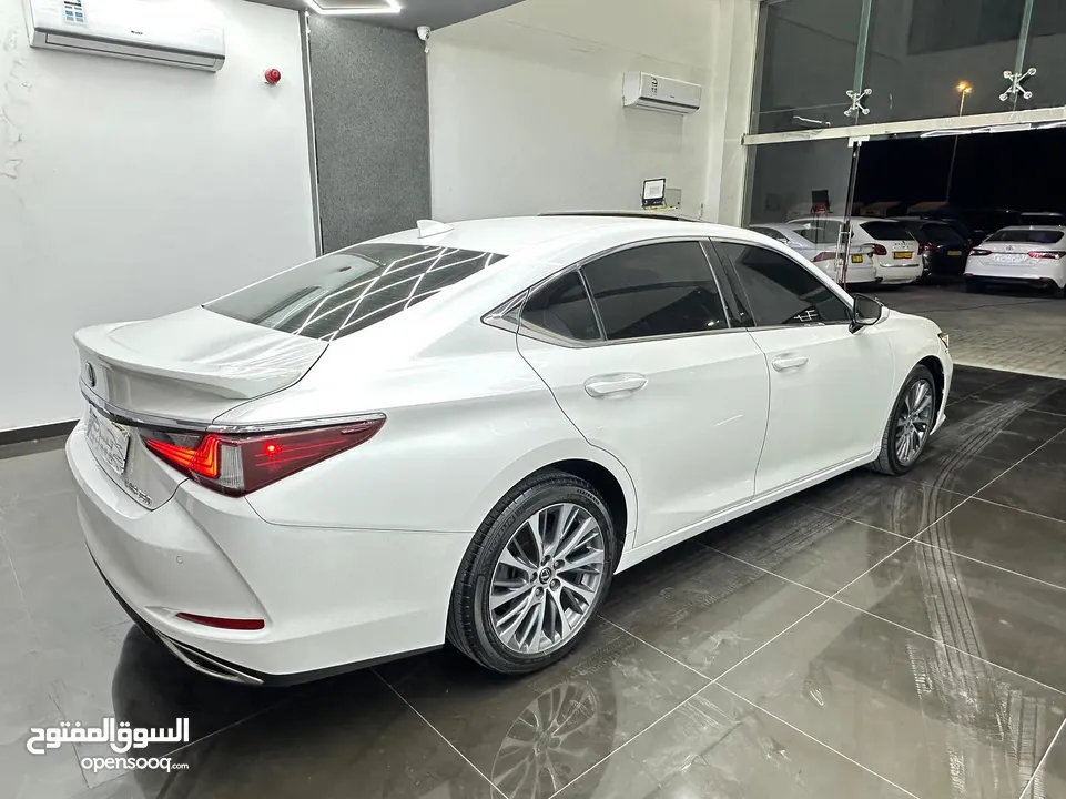 لكزس ES 350 للبيع، بحالة ممتازة جدًا