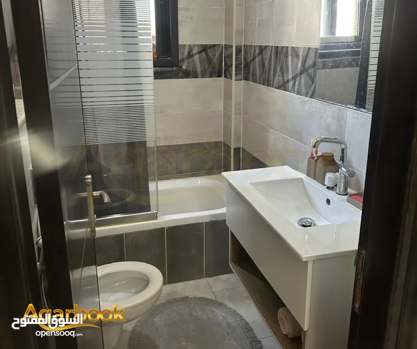 شقة للبيع عين منجد – بالقرب من قيادة الشرطة