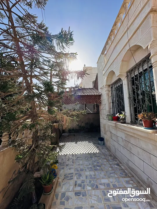 منزل للبيع - الزرقاء - مدينة الشرق - بالقرب من مسجد الكيالي
