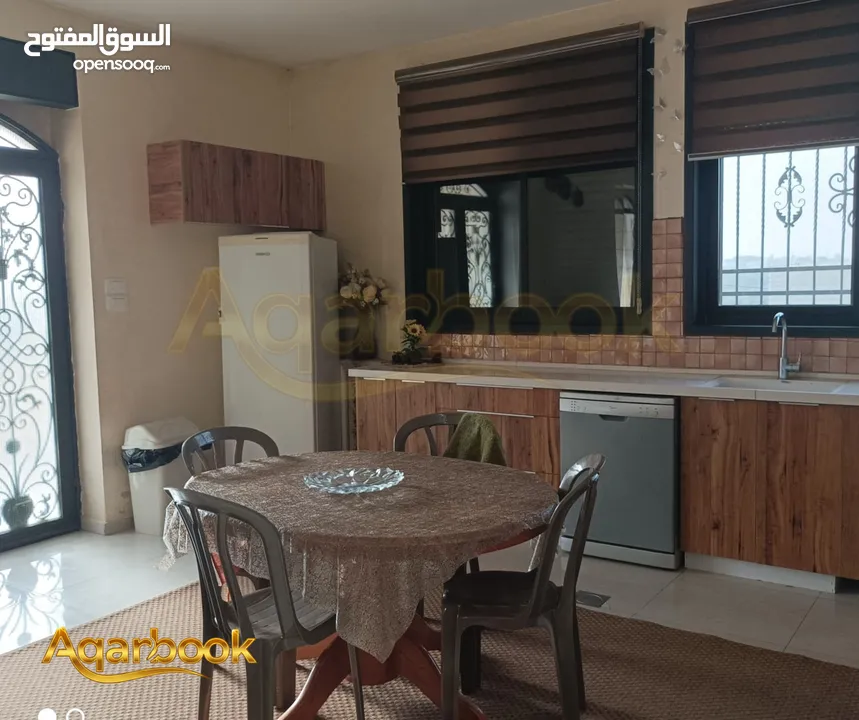 بيت مستقل مع مساحة خارجية للبيع رافات – قرب صيدلية يامن