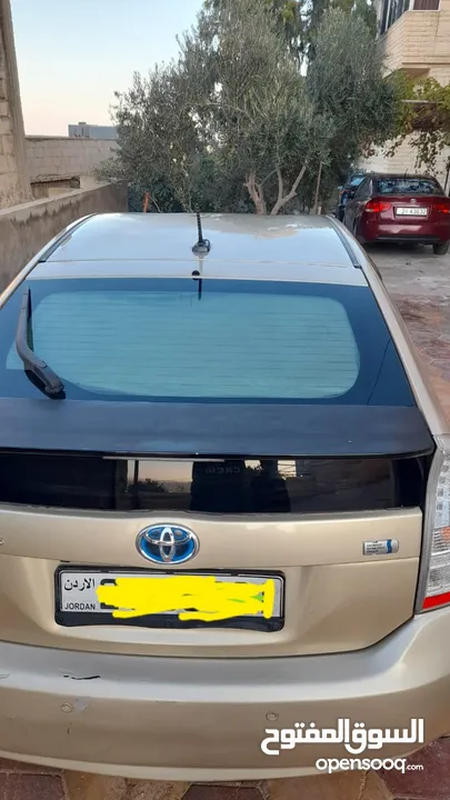 تويوتا بريوس للبيع