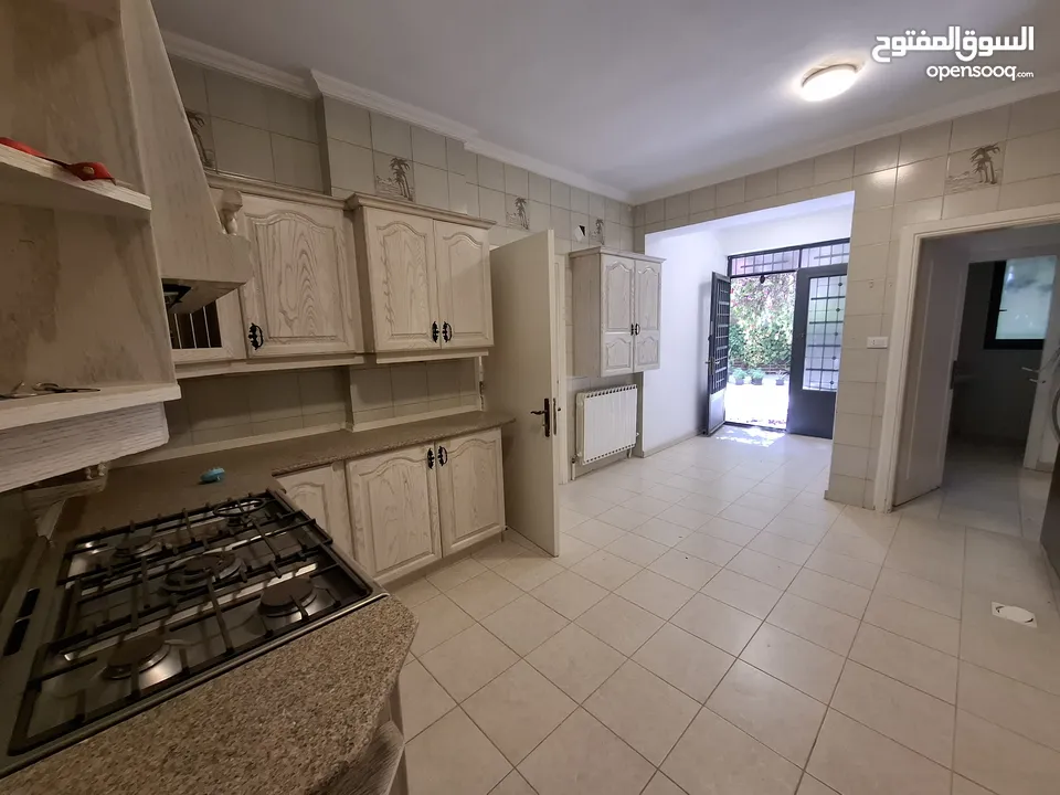 شقة غير مفروشة للإيجار  ( Property 43170 )-174836195
