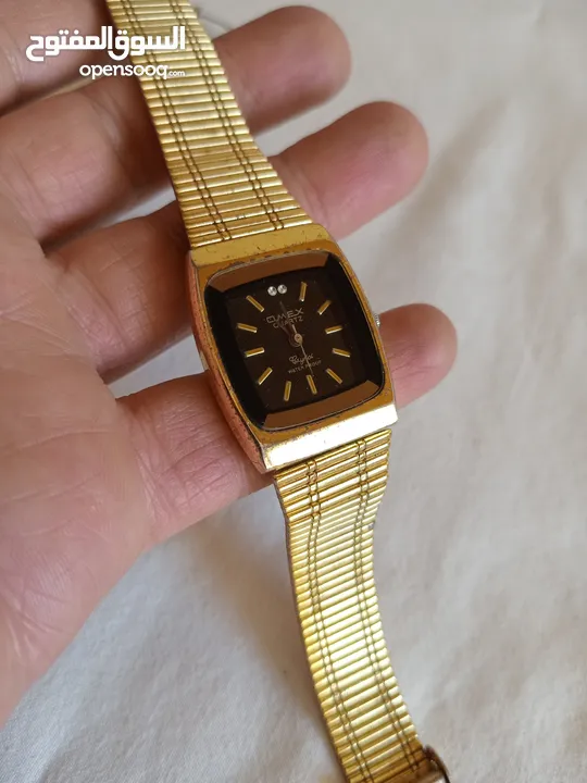 ساعات للبيع