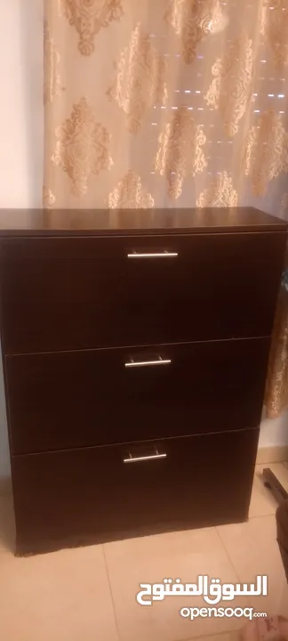 خزانه احذيه ممتازه بحال الجديد لون بني
