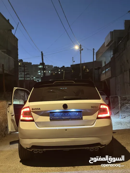 سكودا فابيا ترخيص 2015 للبيع كاش أو دفعه وشكات السياره جديده ما شاء الله.