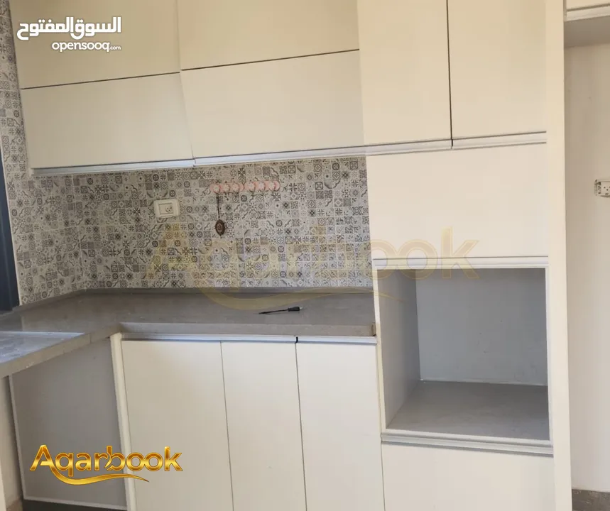 شقة مميزة بإطلالة رائعة للبيع المصايف – خلف شركة الكهرباء