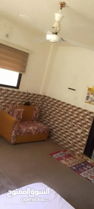 غرفة للايجار سكن طالبة أو سيدة عاملة شامل جميع الفواتير الكهرباء و الماء و الانترنت