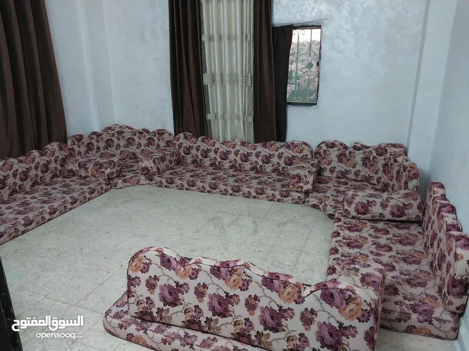 للبيع مجلس عربي بسعر 100 دينار