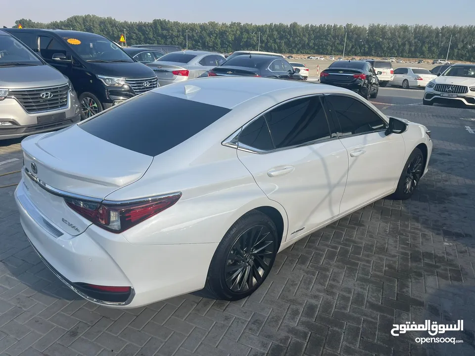 LEXUS ES300h 2023 HYBRID FULL OPTION 360° CAMERA تقبل التصدير للسعودية و جميع الدول