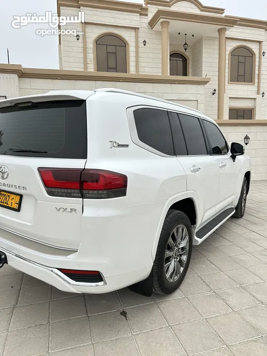 لاند كروزر V6 المستخدم الاول 2022 رويال VX.R الممشى 85 ألف فقط