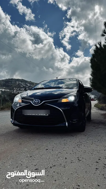 تويوتا يارس هايبرد 2015 هاتش باك بحالة ممتازة - Toyota Yaris Hybrid Hatchback 2015