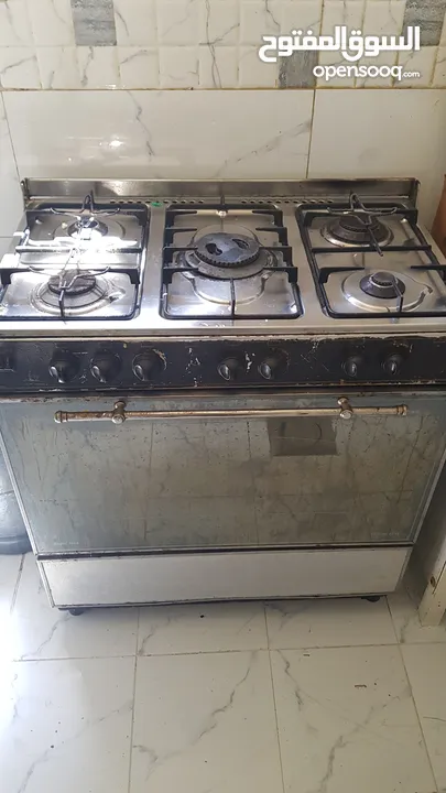 5 Gas stove cooking