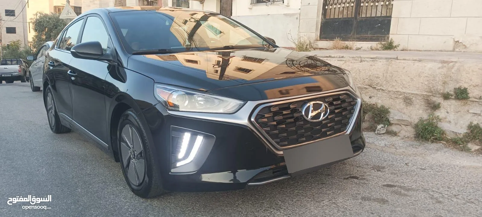 هيونداي أيونيك 2022 هايبرد لون اسود ميتاليك مميز جمرك جديد