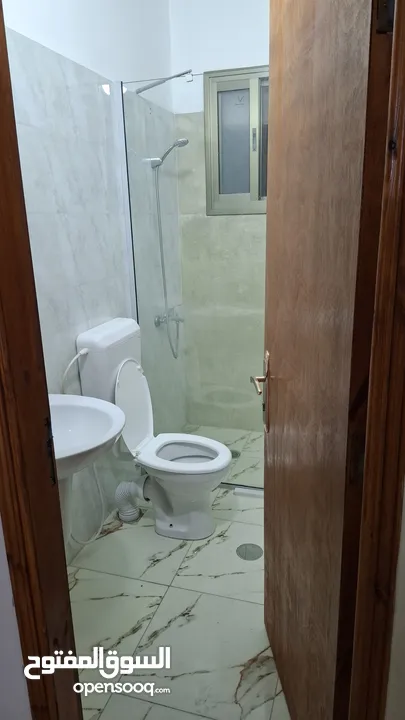منزال للايجار منطقت الجلدة مساحة المنزل 110متر طابق سادس