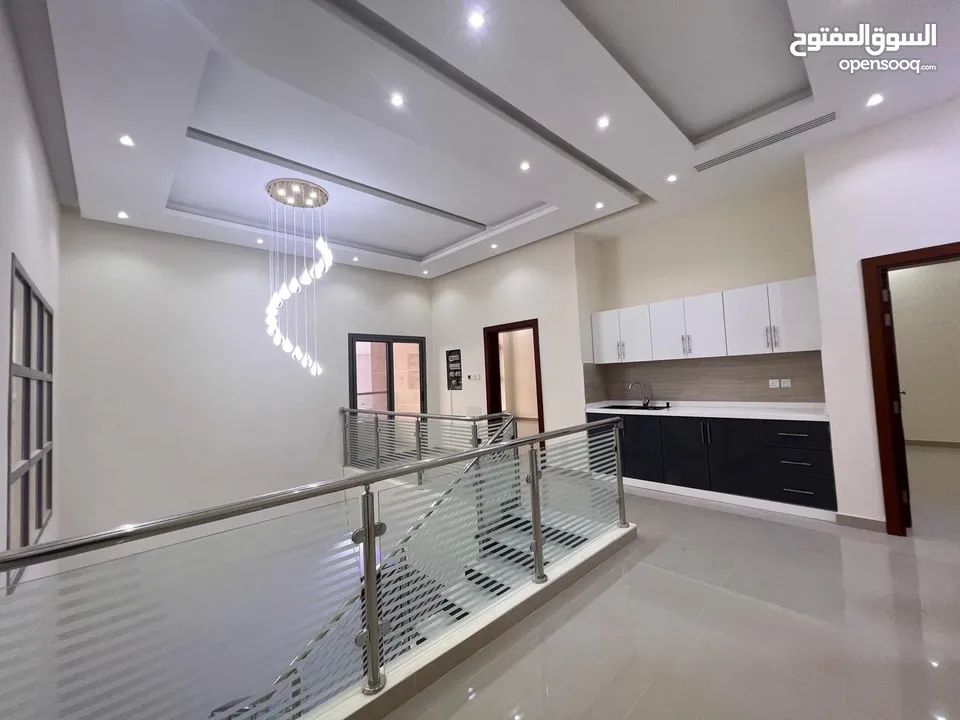 @@Villa for sale in Al Yasmine with a modern contemporary design @@