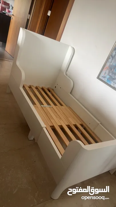 Ikea Extendable bed -white