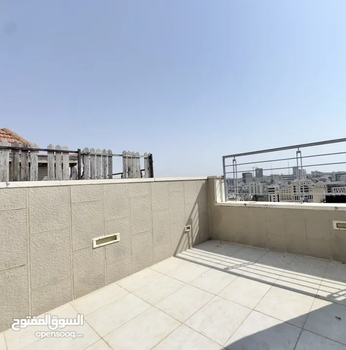 رووف للبيع خلف شركة جوال