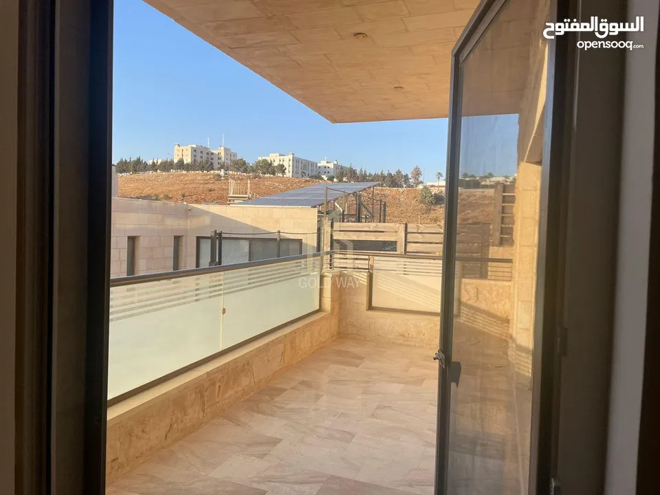 شقة طابقية 364م سوبر ديلوكس في أجمل مناطق الكرسي/ ref 1702