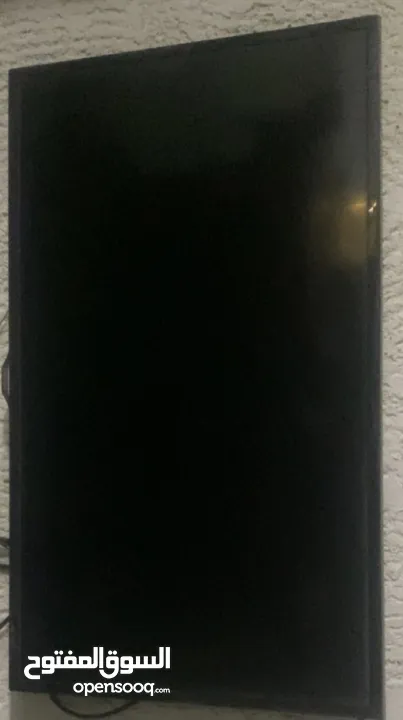 شاشات وثلاجة وطاولة بلياردو