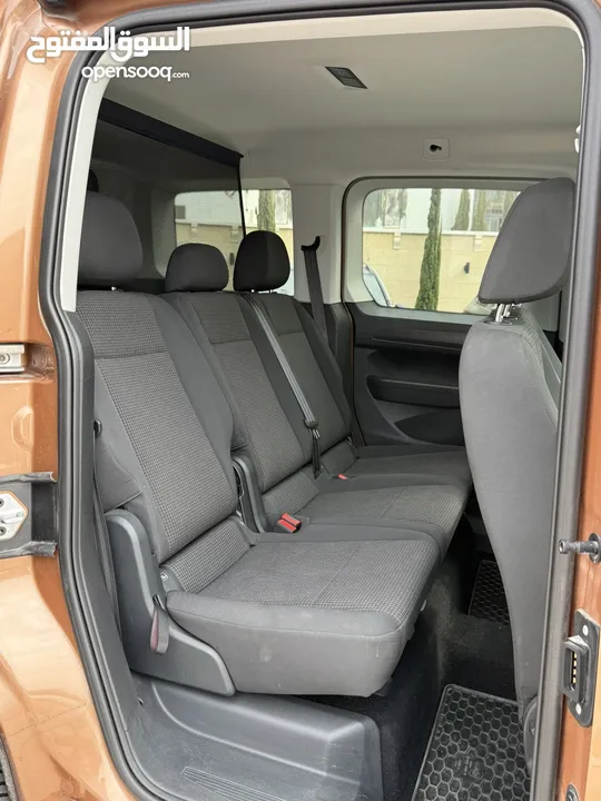 فولكس فاجن كادي ترخيص 2022 محرك 2000 ديزل  جير عادي  ركاب 4+1