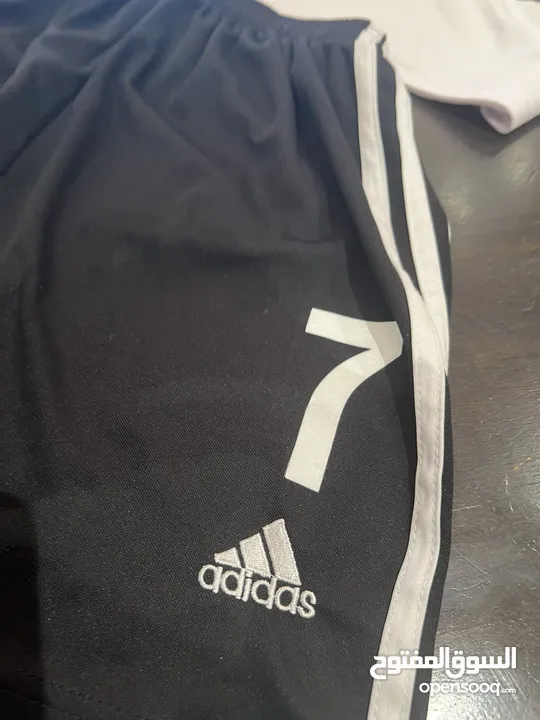 Youth adidas Cristiano Ronaldo Black Juventus 2019/20 Home Replica Player Jersey