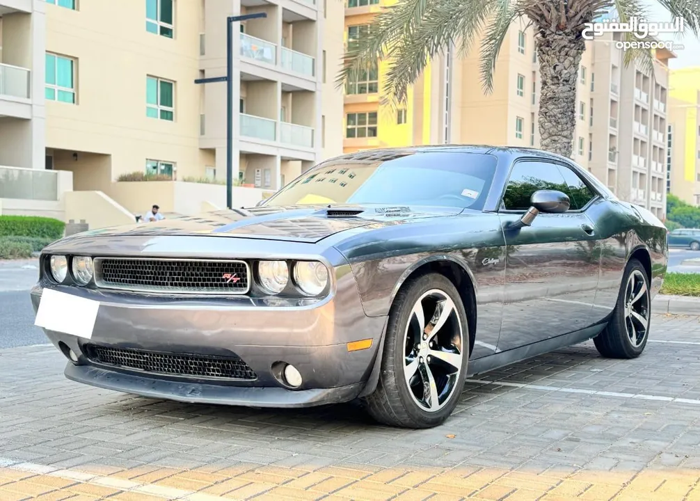 2014 Dodge Challenger R/T Hemi 5.7 / GCC / Well Maintained