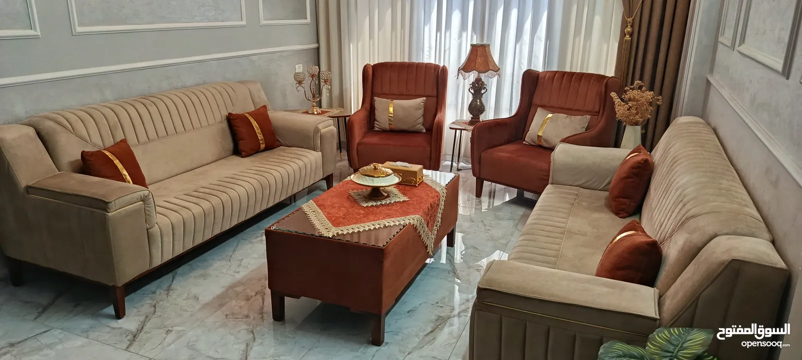 كنبايات لغرفة السفرة او الجلوس (شبه جديد)