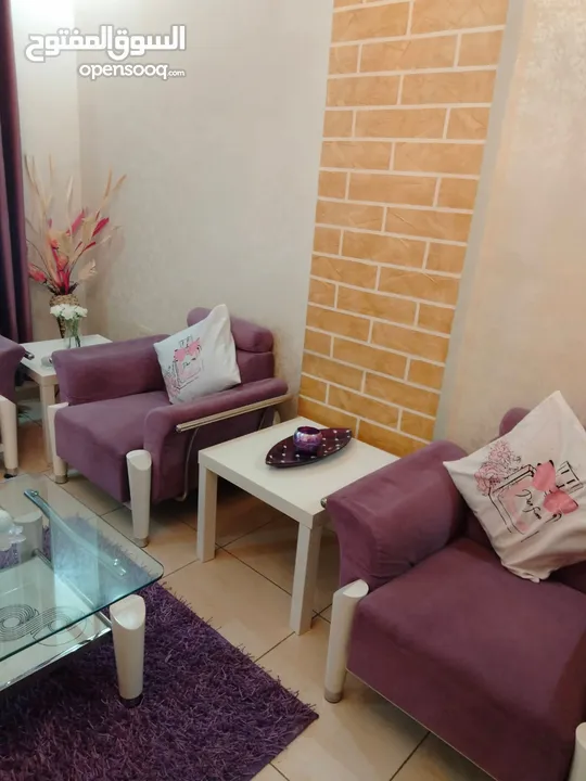 طقم كنب +طاولة سفرة خشب ثمانية مقاعد