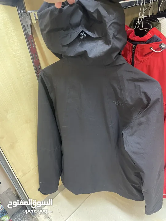 جاكيتينThe north face