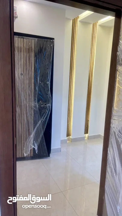 شقة مميزه بالبنيات بمساحة وبمنطقة راقيه وخصوصيه عاليه ، تشطيبات رائعه ، شقة العمر