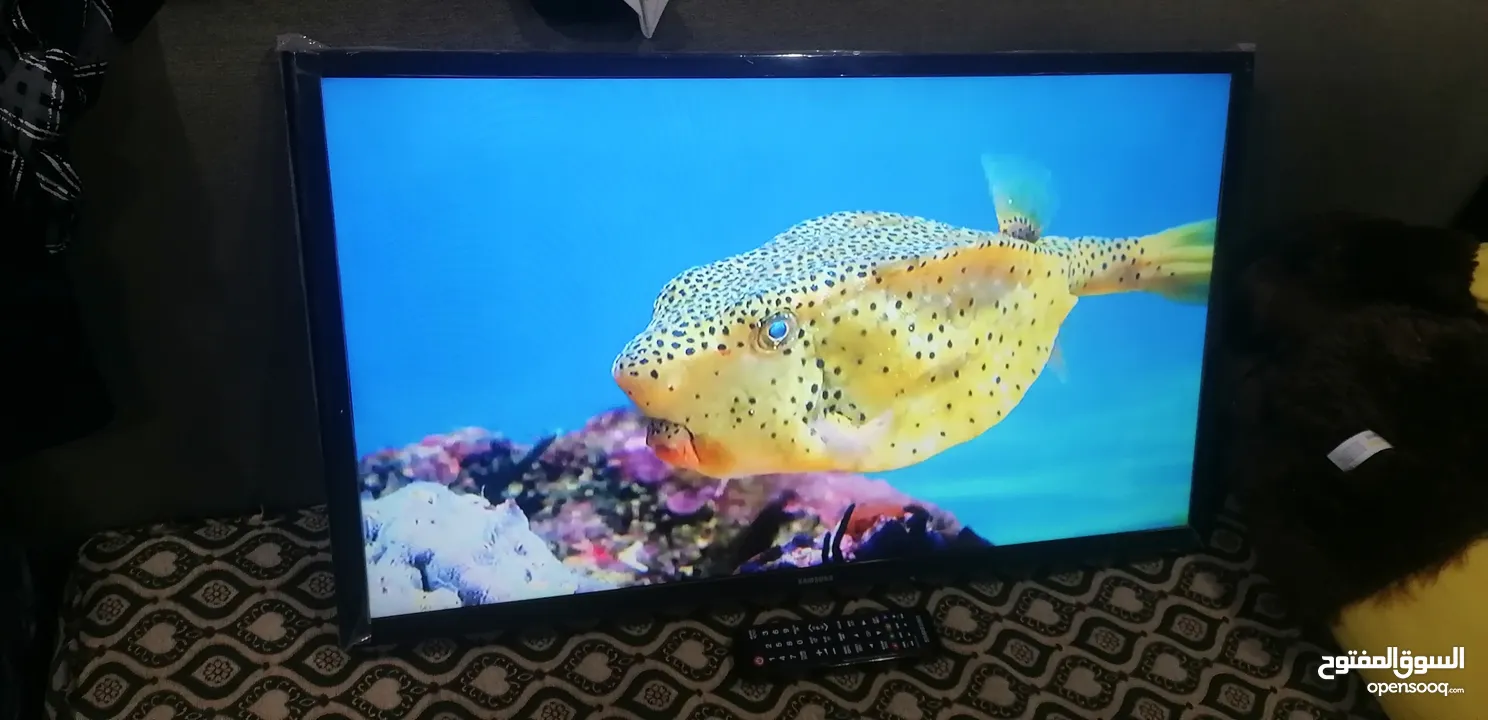 Samsung 32 inches smart led as new plastic not removed yet