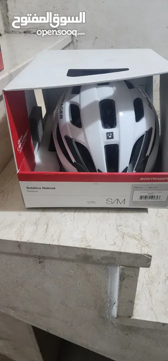 خوذة رياضية جديدة