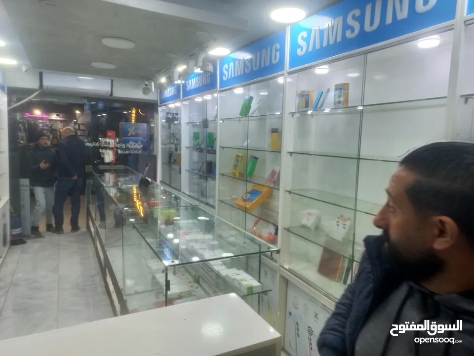 ديكور محل خلويات كامل للبيع