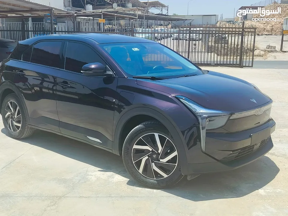 نيتا يو برو 2022 لون باذنجاني حره